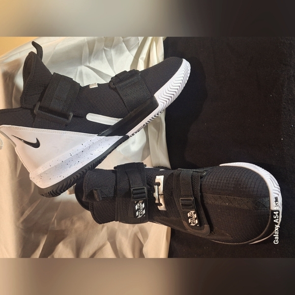Nike LeBron Soldier 13 SFG TB ' White Black' Basketball Shoes - Picture 1 of 9
